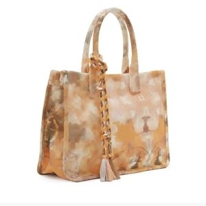 NWT Vince Camuto Orla Tote
